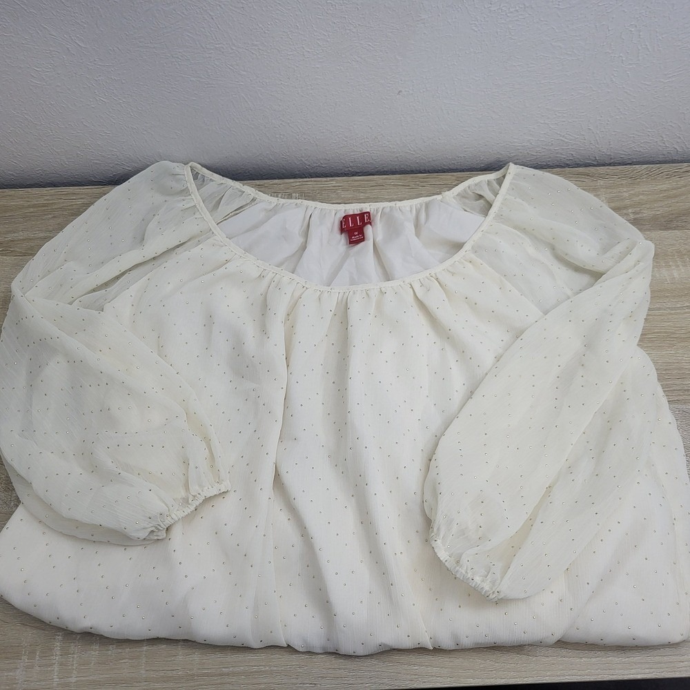 Elle Cream Colored Blouse With Gold Colored Accents. Size 1X.